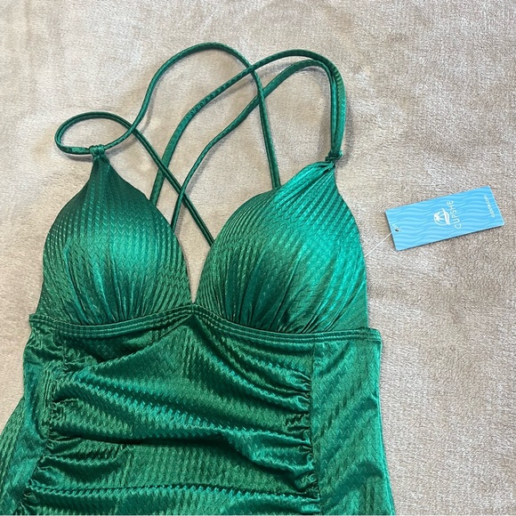 CUPSHE One Piece Swimsuit - Picture 5 of 8